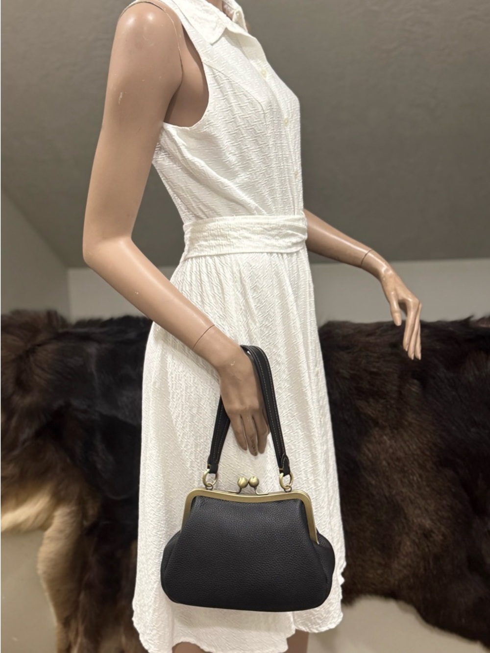 Unique Togo Cowhide Leather Handmade Vintage Kisslock Purse, Multi Use Style - Picture 10 of 16